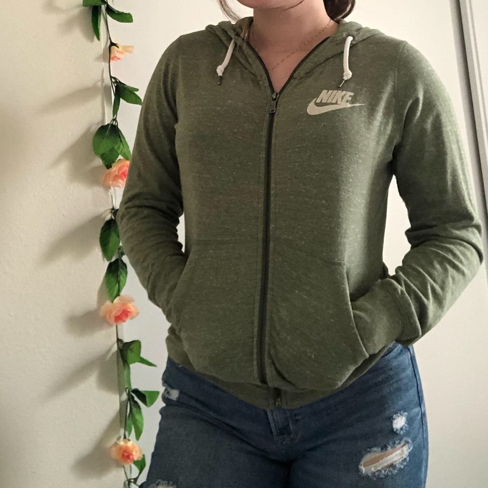 nike zip up hoodie